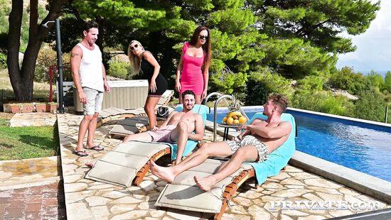 Отпуск лесбиянок только начинается