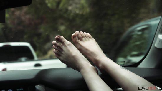 Русская грудастая студентка готова к сексу со своим однокурсником