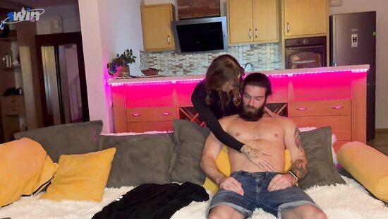 Как тебя отблагодарить за помощь?