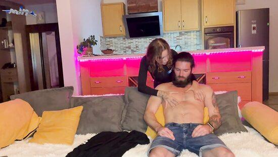 Как тебя отблагодарить за помощь?