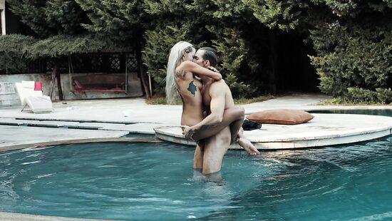 Личных границ больше не существует