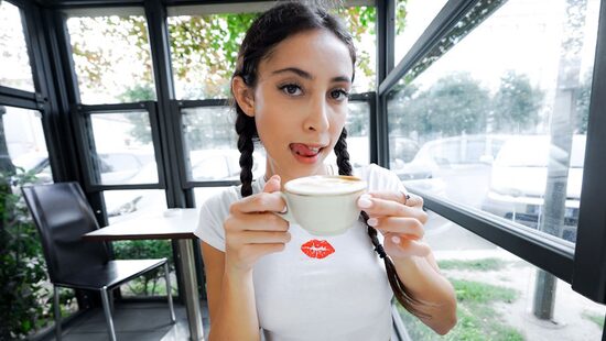 Милая беседа за чашкой кофе?