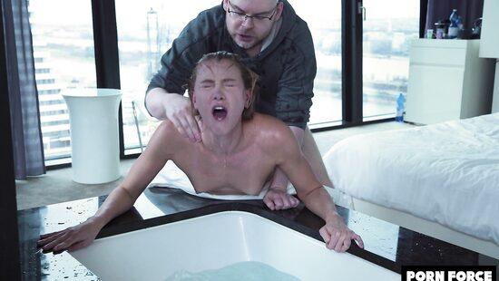 Даже обсохнуть не успела