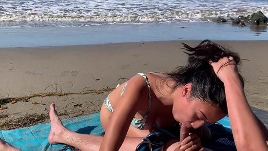 Первый день курорта - незнакомка сосет мне на рассвете