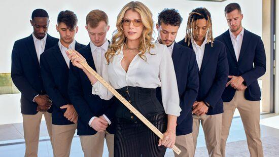 Директриса воспитывает настоящих мужчин