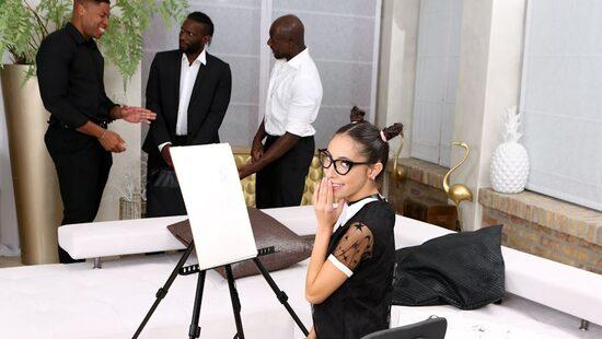 Отвечать на неудобные вопросы и рисовать