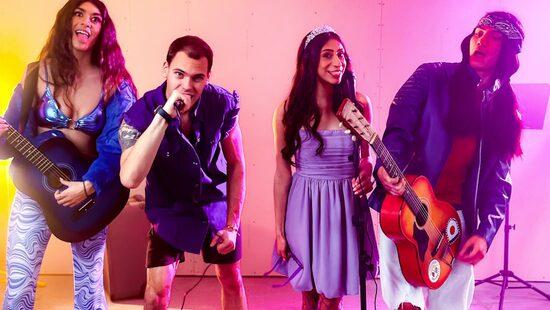 Давать интервью и сводным братьям