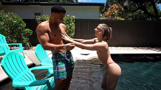 Чужое тело в чужом бассейне